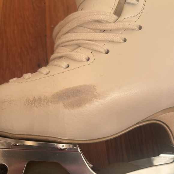 Edea Chorus figure skating boot with Snow White roller blades attached size 215 - Picture 8 of 11